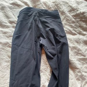 Black lululemon on the move pant